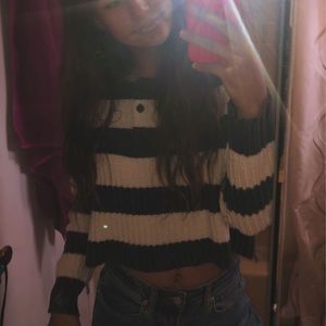 American Eagle Sweater